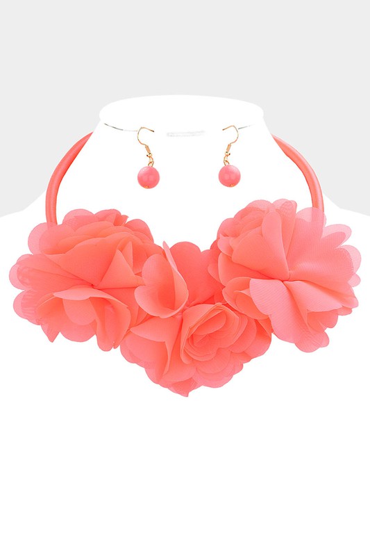 Fabric Flower Necklace: Coral