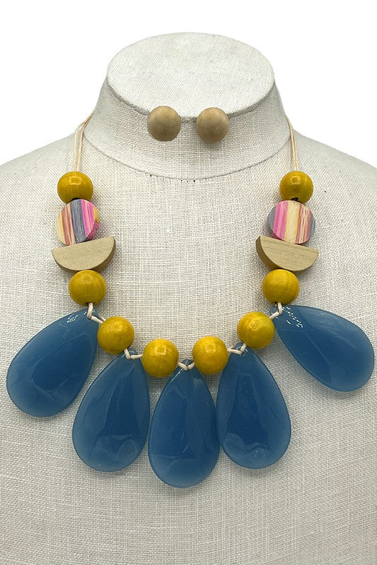 Wood & Glass Bead Retro Necklace: Blue