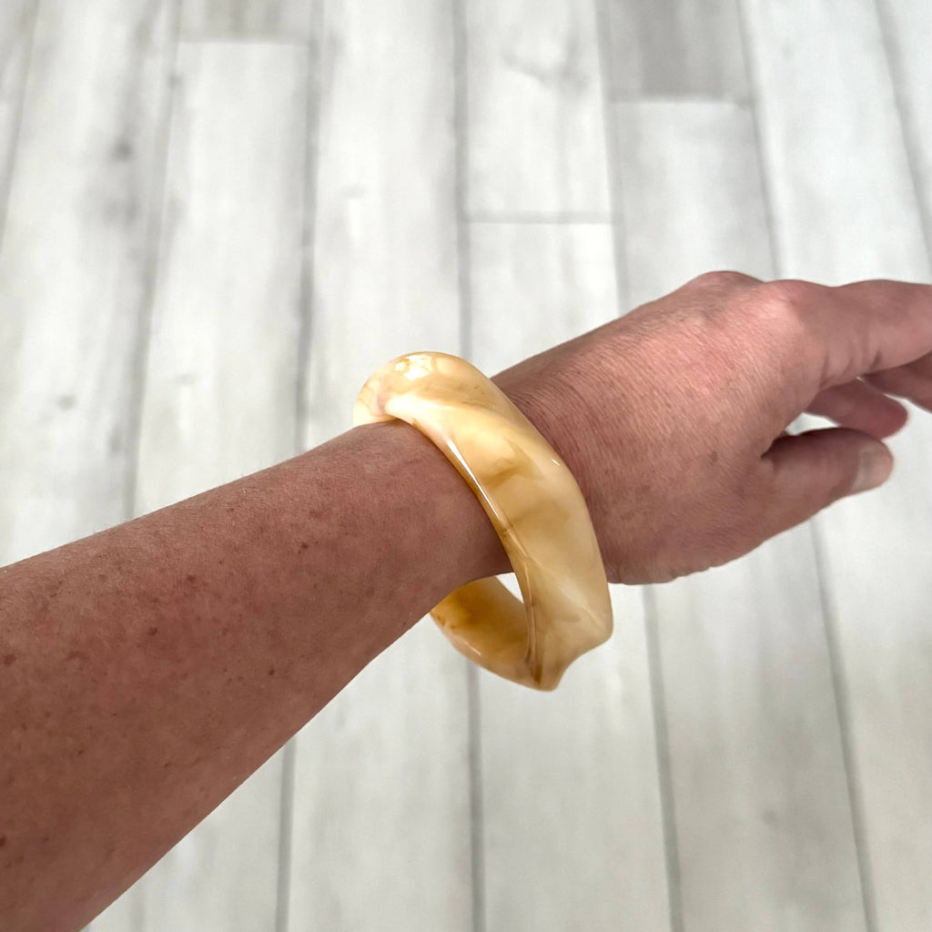 Acrylic Wave Bangle: Cream N Honey