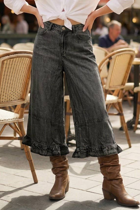 Flared Ruffle Hem Crop Denim Pants: Black