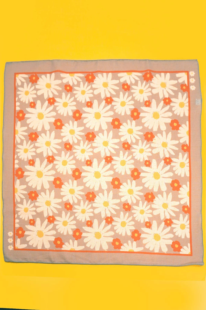 Daisy Print Silky Scarf