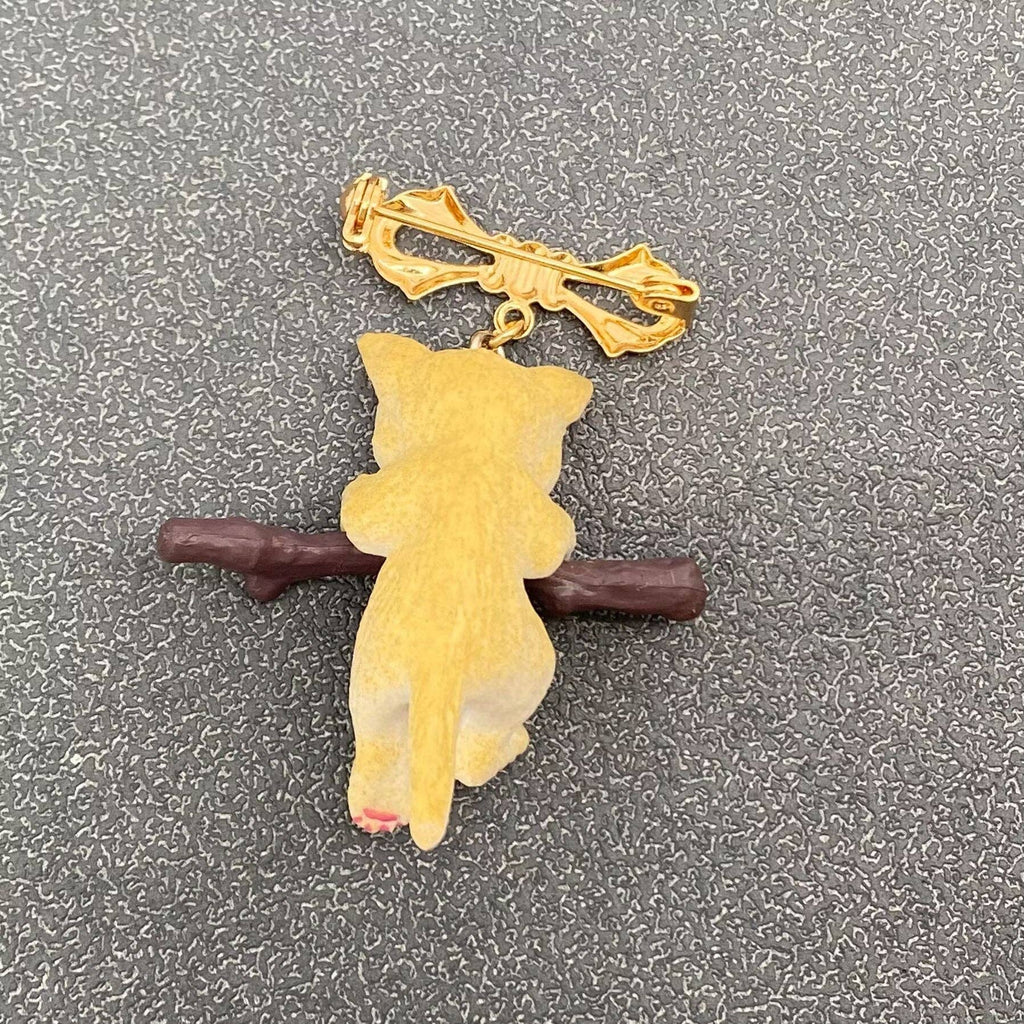 Hang In There Kitty Brooch