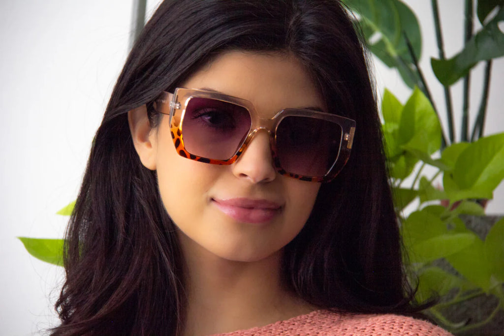 Grand Dutchess Sunglasses: Black-Torty