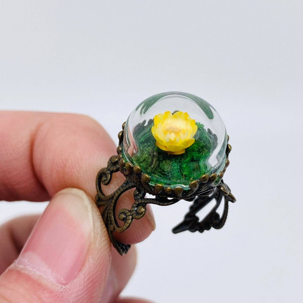 Victorian Flower And Moss Ring: Yellow
