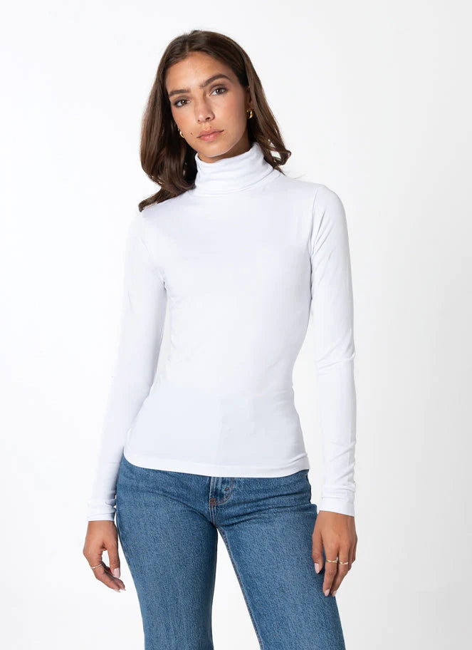 Bamboo Turtle Neck: White