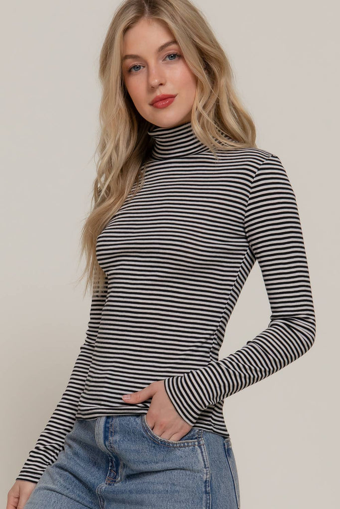 Retro Ribbed Striped Turtneck: Black