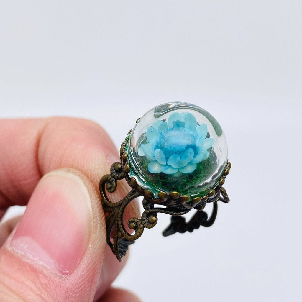 Victorian Flower and Moss Ring: Blue