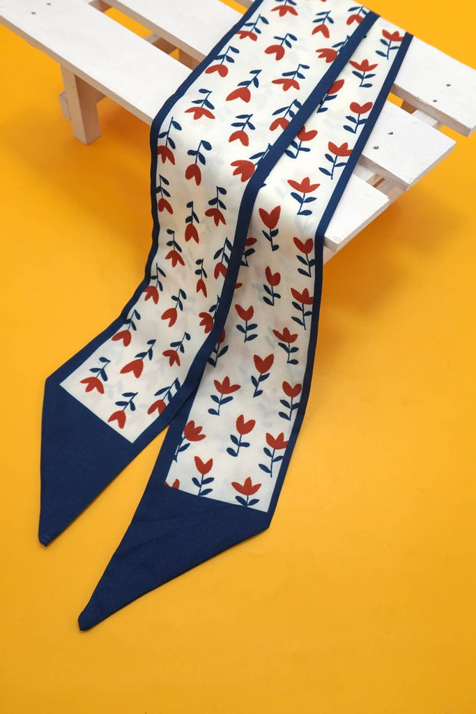 Silky Twilly Necklace: Mocha Lilies