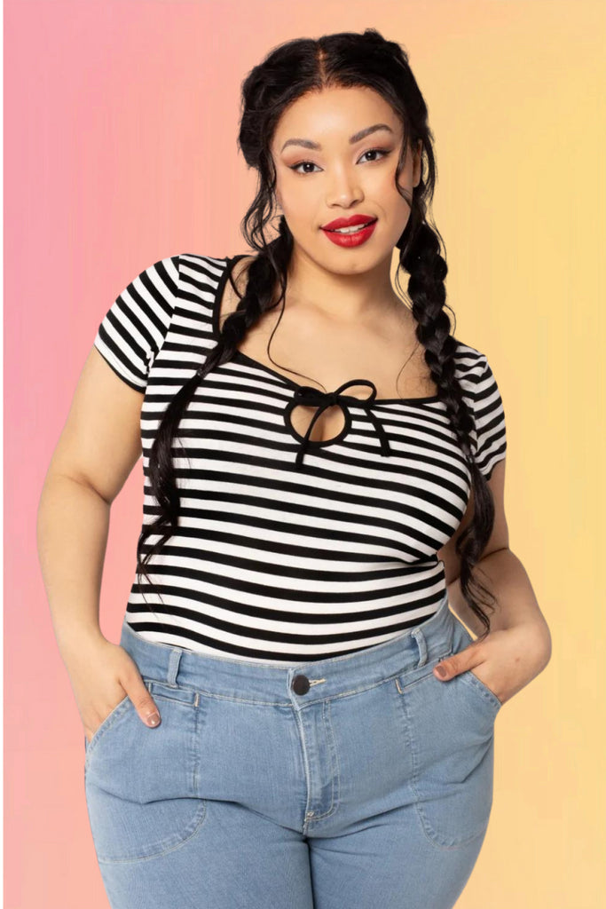 White Stripes Key Hole Tee: Black