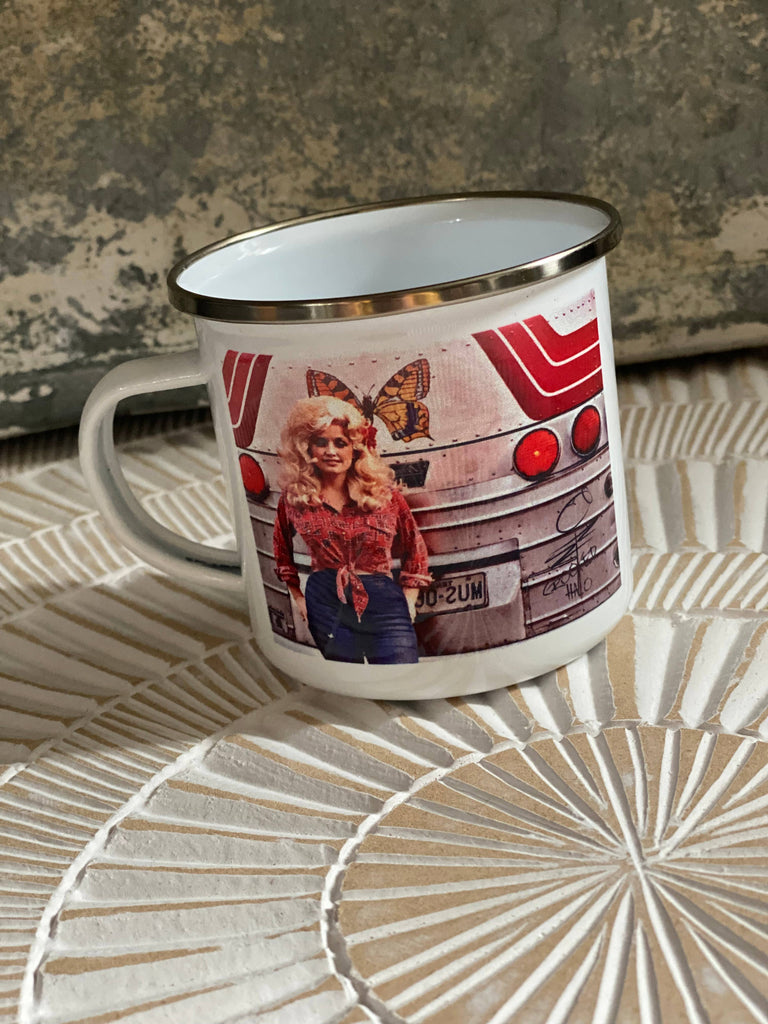 Dolly on the Road Metal Coffee Mug