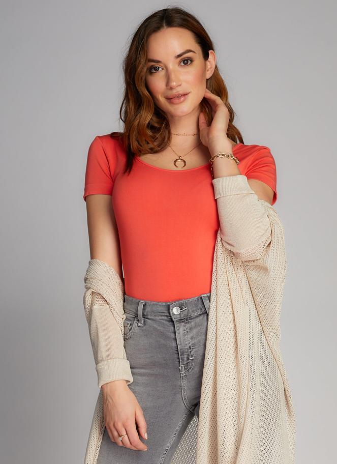 Bamboo Scoop Neck Tee: Cayenne