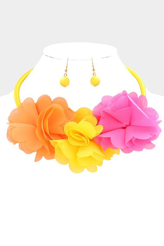 Fabric Flower Necklace: Coral