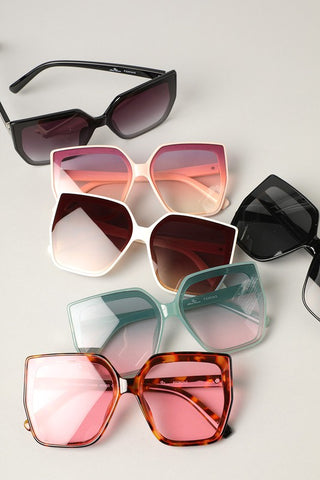 Smart and Rich Sunglasses: Black