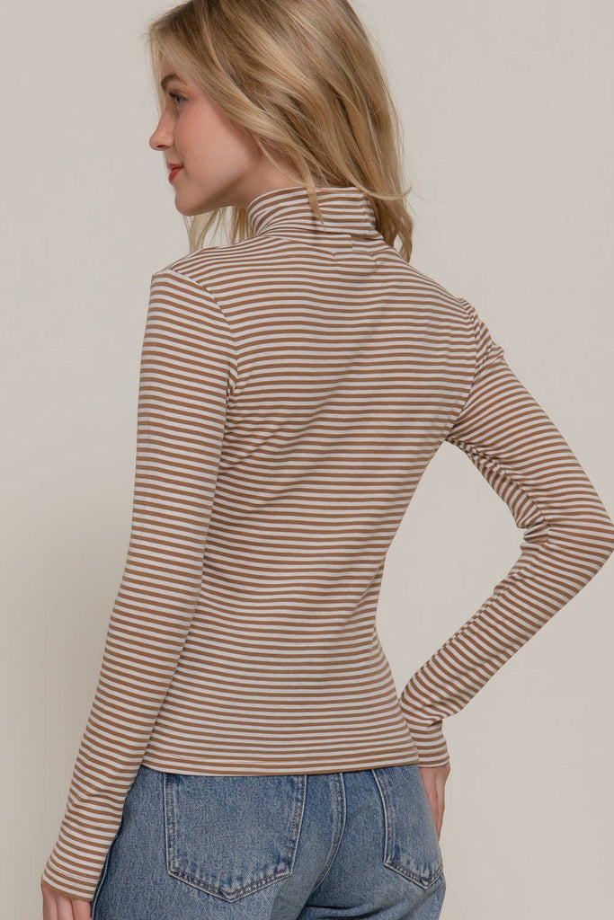 Retro Ribbed Striped Turtleneck: Khaki