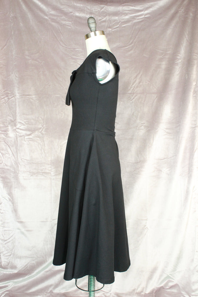Knot Your Average Dress: Black