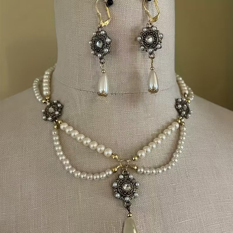 Victorian Pearl Necklace Set