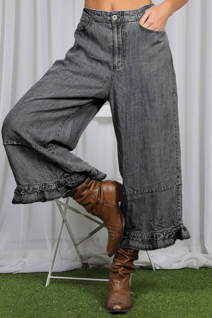 Flared Ruffle Hem Crop Denim Pants: Black