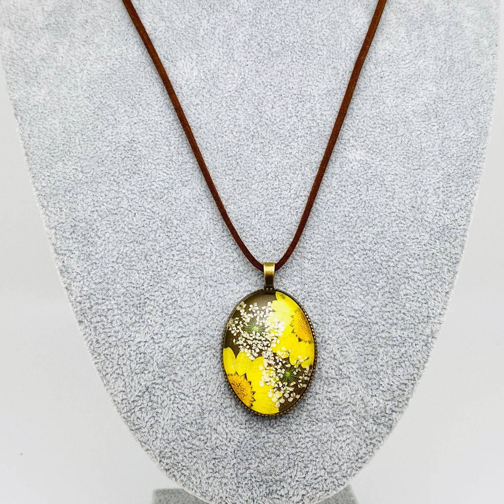 Vintage Dried Flower Necklace  Daisy & Queen Anne's Lace