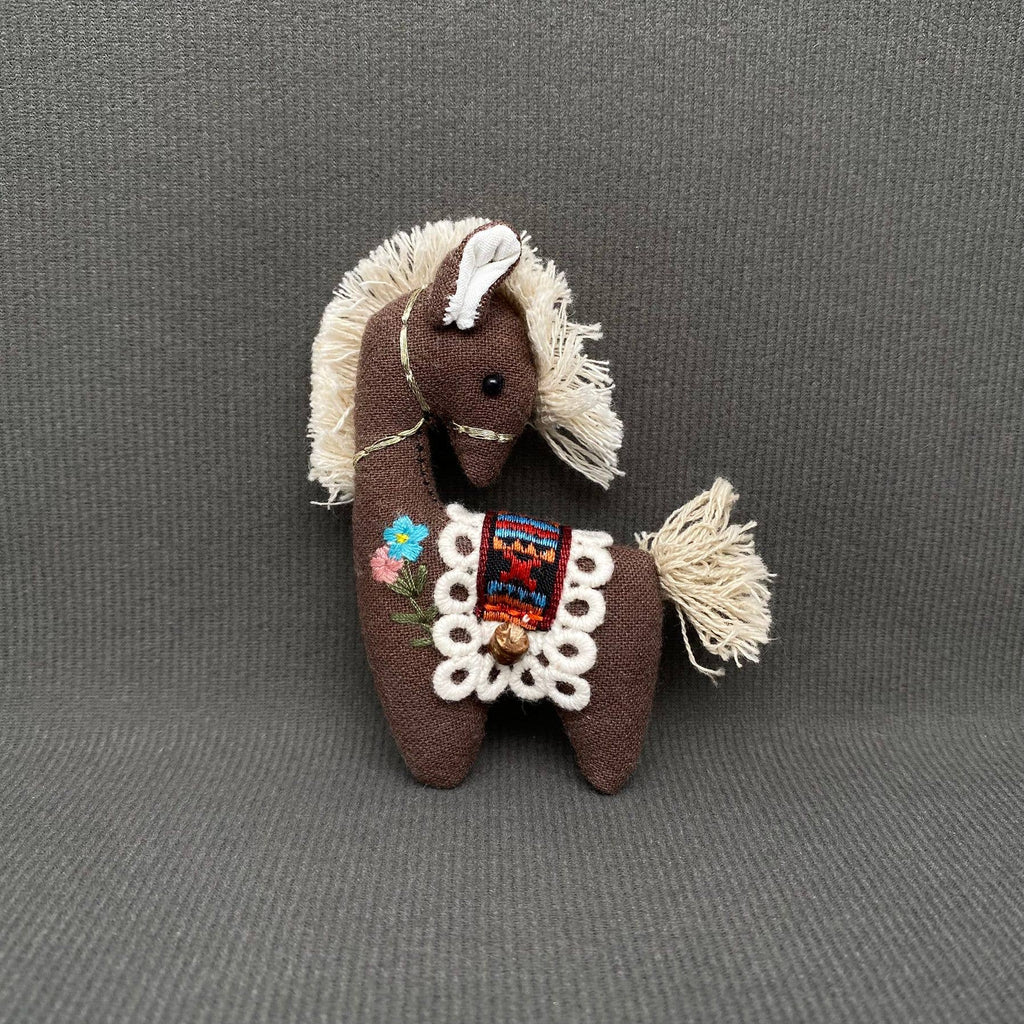 Camel Linen Horse Brooch